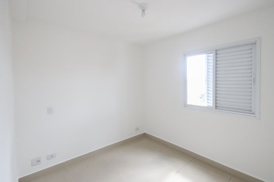 Quarto 2 de apartamento para alugar com 2 quartos, 58m² em Vila Guilherme, São Paulo