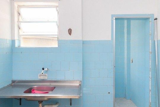 Cozinha  de apartamento para alugar com 2 quartos, 49m² em Santo Antônio, Porto Alegre