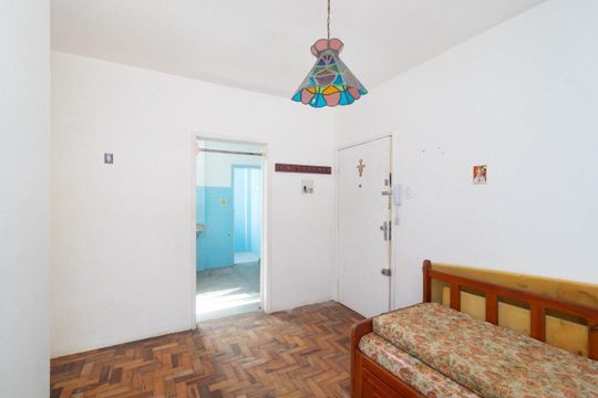Sala  de apartamento para alugar com 2 quartos, 49m² em Santo Antônio, Porto Alegre
