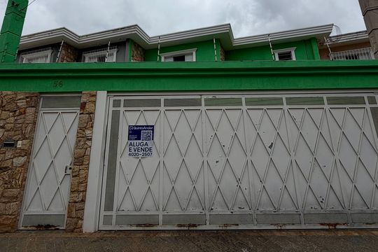 Fachada  de casa à venda com 3 quartos, 250m² em Jaguaré, São Paulo