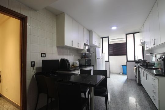Cozinha de apartamento para alugar com 3 quartos, 343m² em Jacarepaguá, Rio de Janeiro