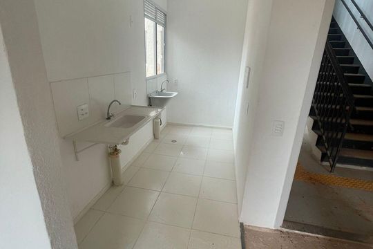 Cozinha de apartamento à venda com 2 quartos, 57m² em Jardim Monte Alegre, São Paulo