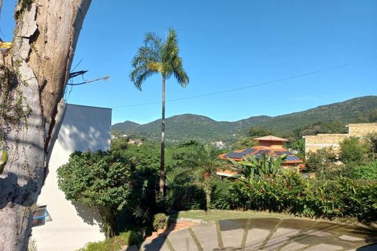 Casa para alugar com 4 quartos, 1384m² em Lagoa da Conceição, Florianópolis