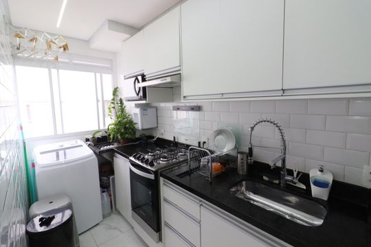 Cozinha e Área de Serviço de apartamento à venda com 2 quartos, 42m² em Jardim do Lago, Osasco