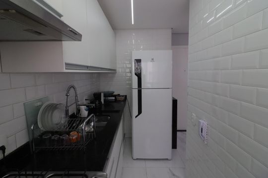 Cozinha e Área de Serviço de apartamento à venda com 2 quartos, 42m² em Jardim do Lago, Osasco