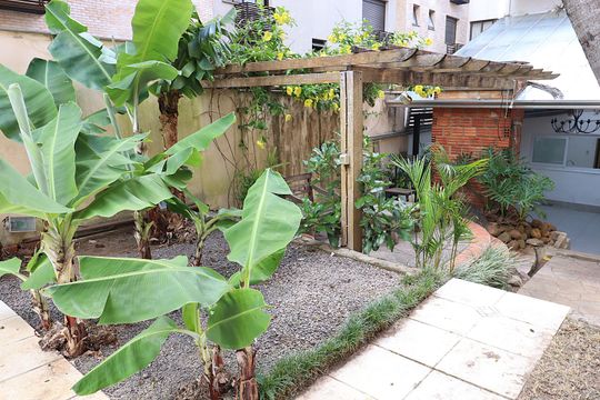 Quintal de casa para alugar com 3 quartos, 185m² em São João, Porto Alegre