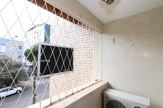 Sacada da Suíte 2 de casa para alugar com 3 quartos, 185m² em São João, Porto Alegre