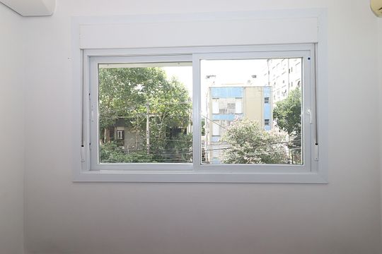 Janela do Quarto 3 de casa para alugar com 3 quartos, 185m² em São João, Porto Alegre