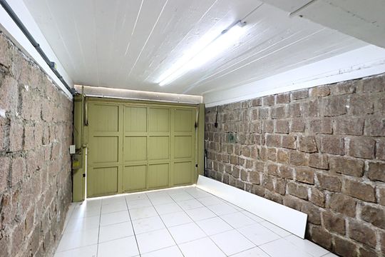 Garagem de casa para alugar com 3 quartos, 185m² em São João, Porto Alegre