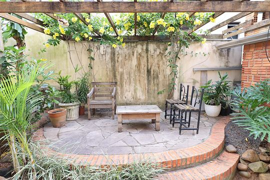 Quintal - Pergolado  de casa para alugar com 3 quartos, 185m² em São João, Porto Alegre