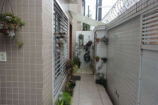 Entrada de casa para alugar com 2 quartos, 120m² em Embaré, Santos