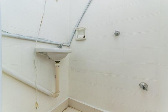 Banheiro 2 de apartamento para alugar com 2 quartos, 84m² em Rio Branco, Porto Alegre