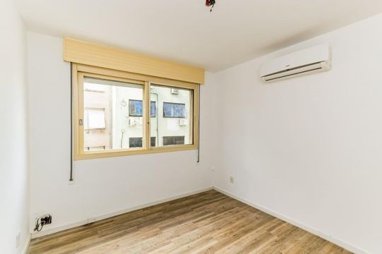 Quarto 2 de apartamento para alugar com 2 quartos, 84m² em Rio Branco, Porto Alegre