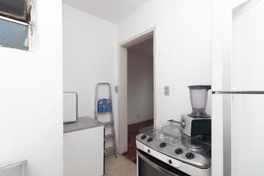 Cozinha de apartamento para alugar com 2 quartos, 28m² em Santo Antônio, Porto Alegre