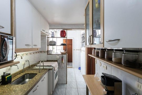 Cozinha de apartamento à venda com 3 quartos, 110m² em Grajaú, Rio de Janeiro