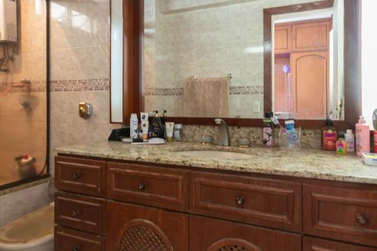 Banheiro Suíte de apartamento à venda com 3 quartos, 110m² em Grajaú, Rio de Janeiro