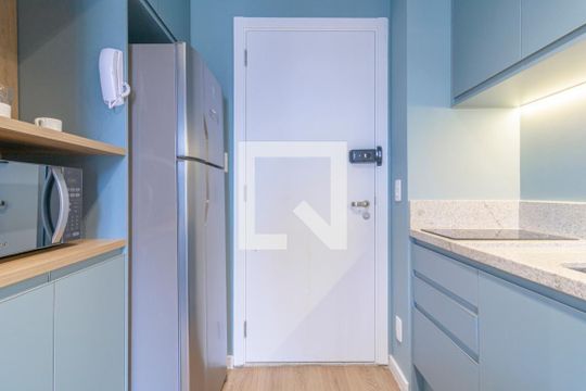 Cozinha de kitnet/studio para alugar com 1 quarto, 26m² em Vila Nova Conceição, São Paulo