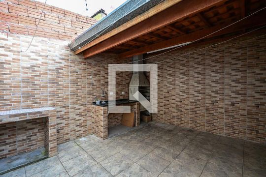 Área externa de casa à venda com 3 quartos, 130m² em Parque das Cigarreiras, Taboão da Serra