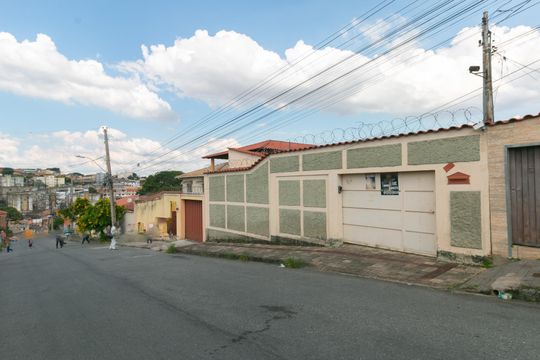Casa para alugar com 3 quartos, 360m² em Jardim Leblon, Belo Horizonte