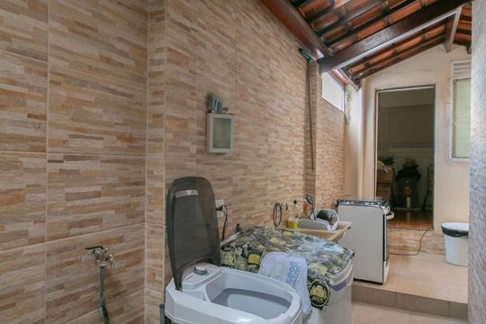 Casa para alugar com 3 quartos, 360m² em Jardim Leblon, Belo Horizonte
