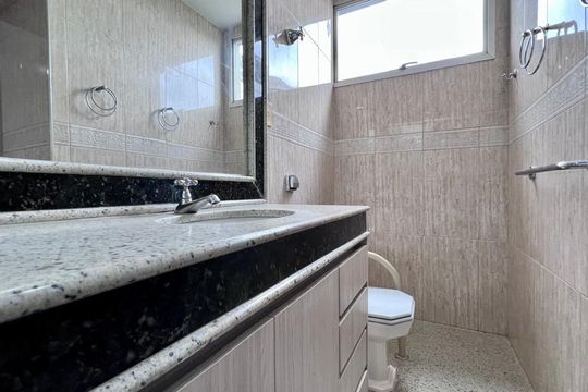 banho de apartamento para alugar com 4 quartos, 180m² em Funcionários, Belo Horizonte