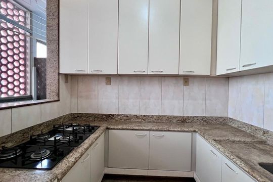 cozinha de apartamento para alugar com 4 quartos, 180m² em Funcionários, Belo Horizonte
