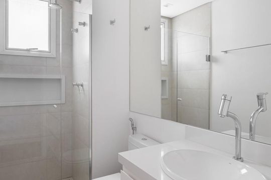 Banheiro de apartamento à venda com 2 quartos, 155m² em Vila Olímpia, São Paulo