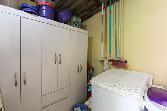 Casa 1 - Área de Serviço de casa à venda com 4 quartos, 211m² em Olaria, Canoas