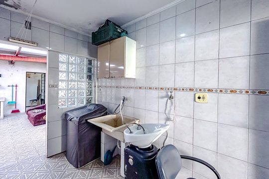 Área de Serviço de casa à venda com 4 quartos, 240m² em Vila Nova Manchester, São Paulo