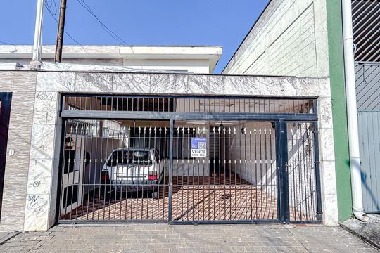 Fachada com Plaquinha de casa à venda com 4 quartos, 240m² em Vila Nova Manchester, São Paulo
