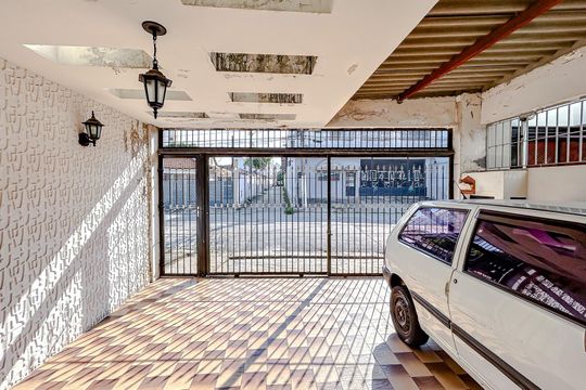 Garagem de casa à venda com 4 quartos, 240m² em Vila Nova Manchester, São Paulo