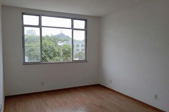 Sala de apartamento à venda com 2 quartos, 84m² em Olaria, Rio de Janeiro