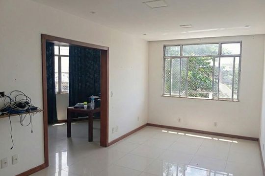 Sala de apartamento à venda com 2 quartos, 84m² em Olaria, Rio de Janeiro