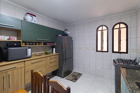 Cozinha de casa para alugar com 3 quartos, 225m² em Chácara Adriana Aparecida, Carapicuíba