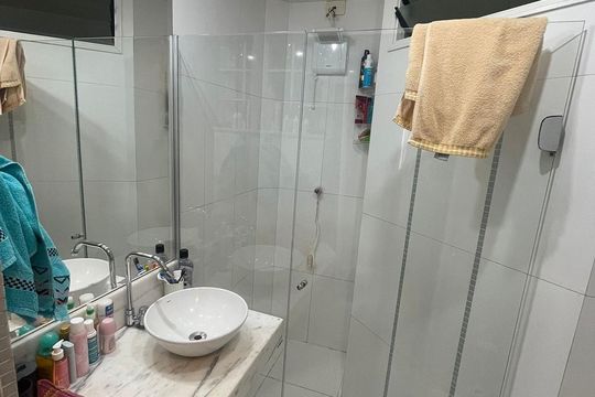 Banheiro de apartamento à venda com 3 quartos, 100m² em Lourdes, Belo Horizonte