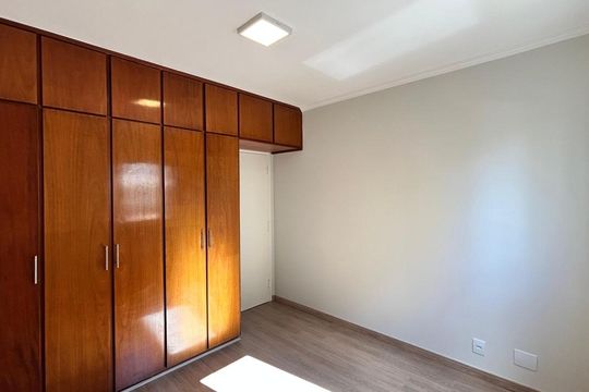 Apartamento à venda com 2 quartos, 60m² em Cambuí, Campinas