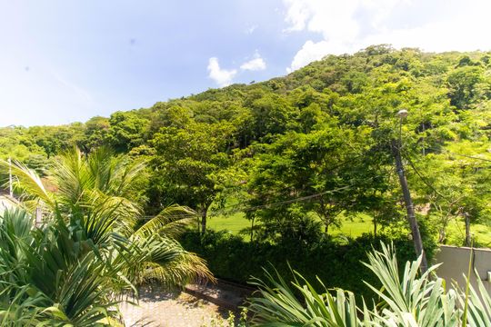 Vista da Suíte  de casa à venda com 3 quartos, 180m² em Serra Grande, Niterói