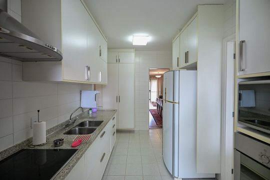 Cozinha de apartamento à venda com 4 quartos, 195m² em Vila Andrade, São Paulo
