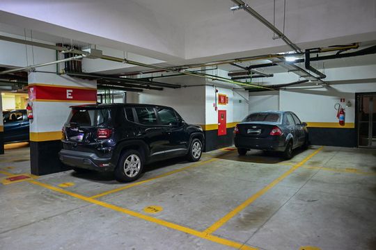 Vagas de Garagem de apartamento à venda com 4 quartos, 195m² em Vila Andrade, São Paulo