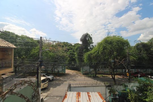 Entrada para o segundo andar - Vista de casa à venda com 5 quartos, 160m² em Taquara, Rio de Janeiro