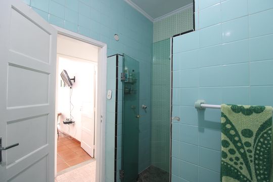 Banheiro social 2 de casa à venda com 5 quartos, 160m² em Taquara, Rio de Janeiro