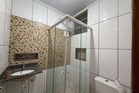 Banheiro  de kitnet/studio para alugar com 1 quarto, 40m² em Recreio, Rio de Janeiro
