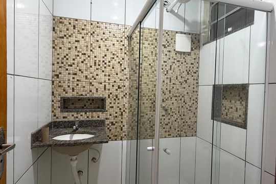 Banheiro  de kitnet/studio para alugar com 1 quarto, 40m² em Recreio, Rio de Janeiro