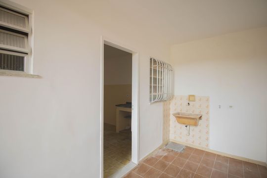 Área de Serviço de casa para alugar com 1 quarto, 48m² em Colubandê, São Gonçalo