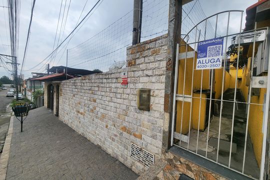 Fachada de casa para alugar com 1 quarto, 48m² em Colubandê, São Gonçalo