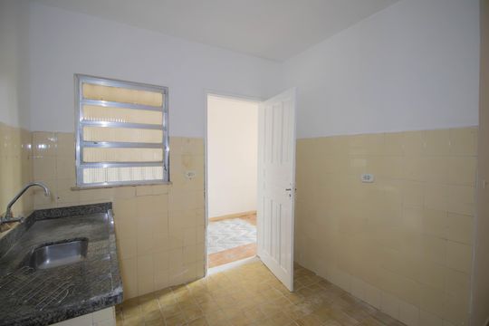 Cozinha de casa para alugar com 1 quarto, 48m² em Colubandê, São Gonçalo