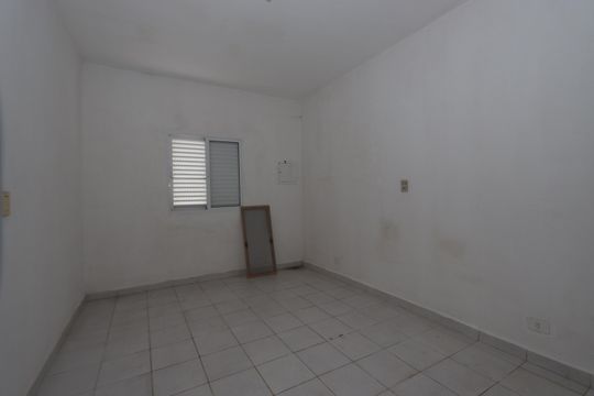 Quarto de baixo de casa à venda com 2 quartos, 85m² em Vila Antonieta, São Paulo