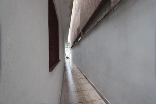 Corredor Lateral de casa à venda com 2 quartos, 85m² em Vila Antonieta, São Paulo