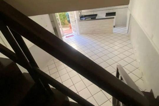 Escada de casa para alugar com 3 quartos, 200m² em Stella Maris, Salvador