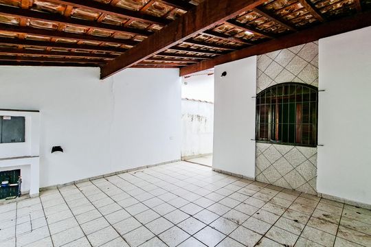 Garagem de casa à venda com 2 quartos, 86m² em Jardim Bom Clima, Guarulhos